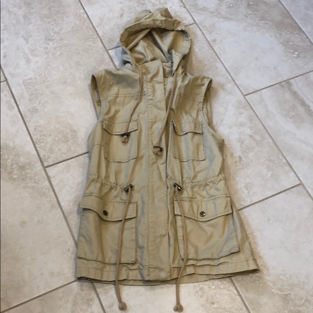 Love Tree Vest Size Small